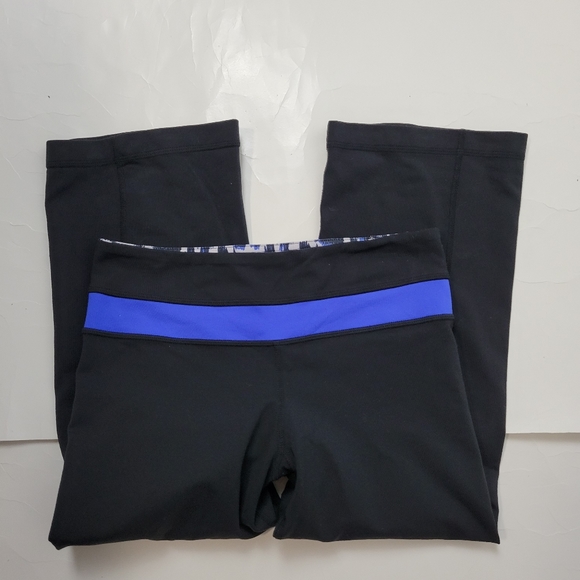 Lululemon Groove Cropped Black Reversible Leggings - Picture 6 of 9